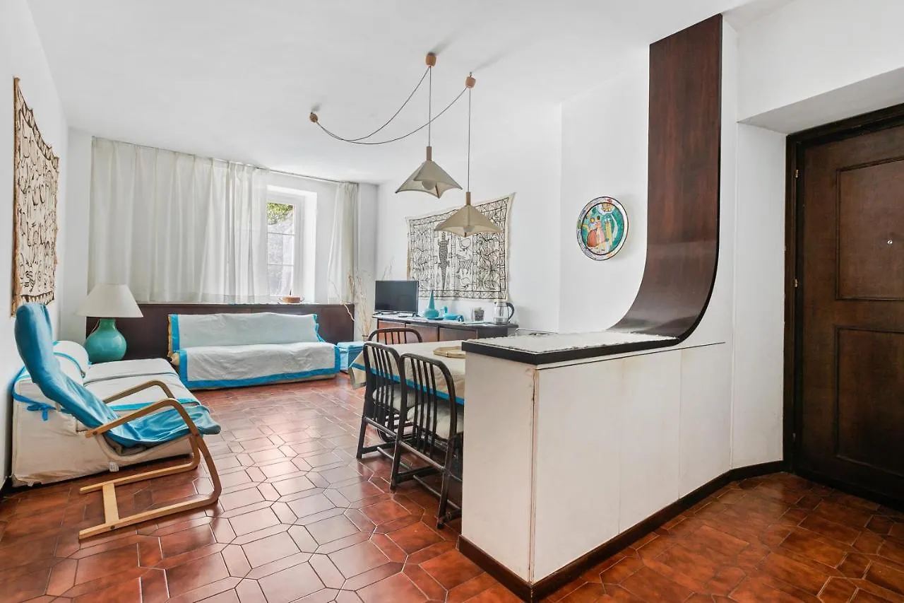 Camogli Bright Apartment With Parking Italy