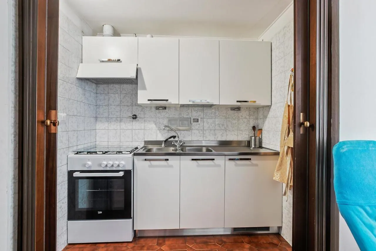 Camogli Bright Apartment With Parking Italy
